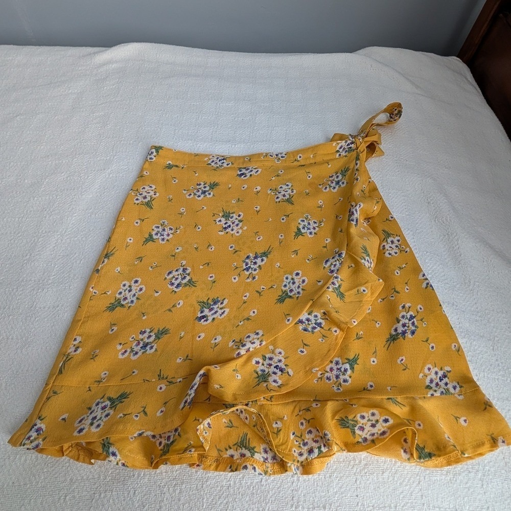 Nasty Gal Mustard Yellow Floral Ruffle Wrap Mini Skirt Size 4 Boho Summer